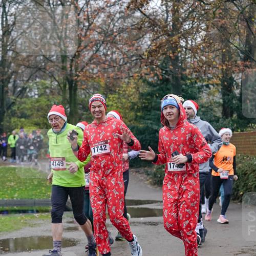 07.12.2025 - St. Pauli X-Mass-Run No. 15 Michael Burmester http://msf.ph/oto/9415068 07.12.2025 10:06:34 Laufen 4149, 15, 1742, 30, 174, 998 meine-sportfotos.de
