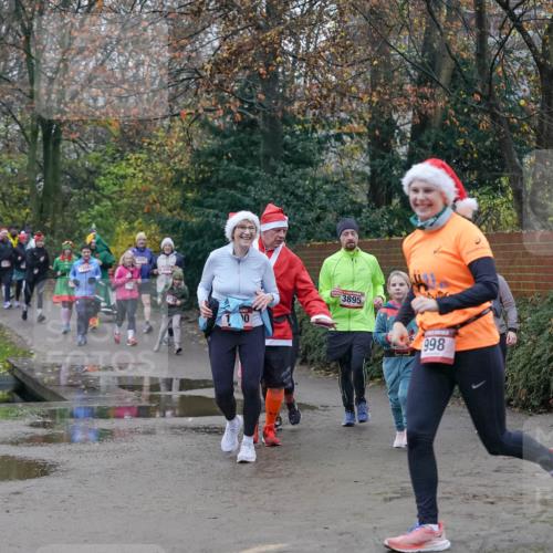 07.12.2025 - St. Pauli X-Mass-Run No. 15 Michael Burmester http://msf.ph/oto/9415077 07.12.2025 10:06:37 Laufen 3209, 10, 3895, 998 meine-sportfotos.de