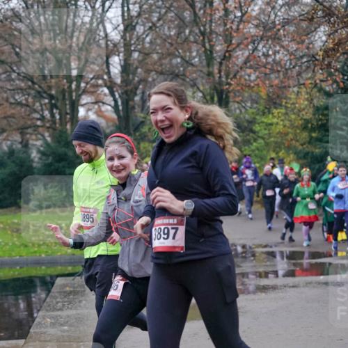 07.12.2025 - St. Pauli X-Mass-Run No. 15 Michael Burmester http://msf.ph/oto/9415097 07.12.2025 10:06:41 Laufen 1895, 3897 meine-sportfotos.de