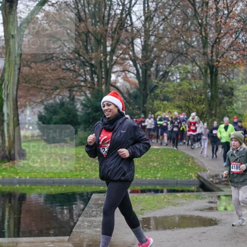 07.12.2025 - St. Pauli X-Mass-Run No. 15 Michael Burmester http://msf.ph/oto/9415107 07.12.2025 10:06:44 Laufen 23, 4189 meine-sportfotos.de