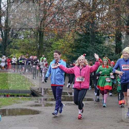 07.12.2025 - St. Pauli X-Mass-Run No. 15 Michael Burmester http://msf.ph/oto/9415116 07.12.2025 10:06:46 Laufen 19, 1942, 1548, 4317, 4065 meine-sportfotos.de