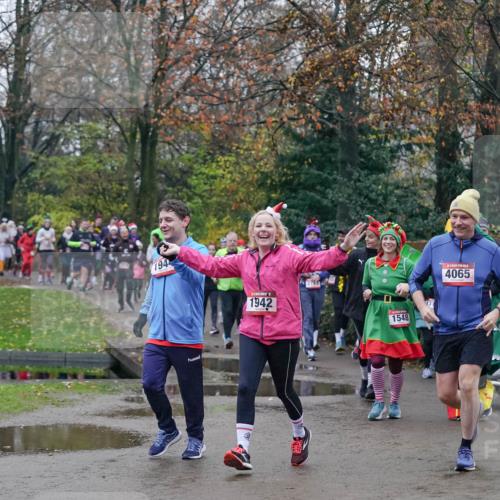 07.12.2025 - St. Pauli X-Mass-Run No. 15 Michael Burmester http://msf.ph/oto/9415118 07.12.2025 10:06:46 Laufen 194, 1942, 1548, 4065 meine-sportfotos.de