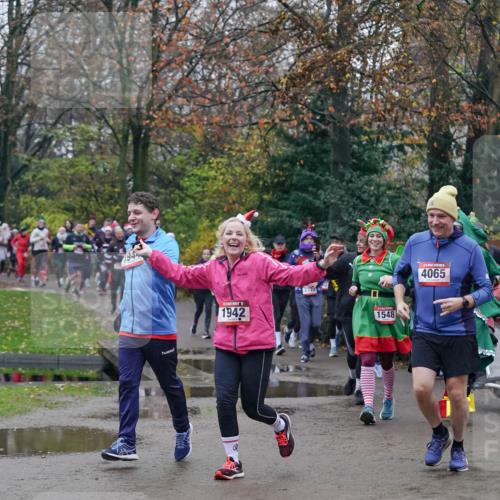 07.12.2025 - St. Pauli X-Mass-Run No. 15 Michael Burmester http://msf.ph/oto/9415119 07.12.2025 10:06:46 Laufen 194, 1942, 1548, 4065 meine-sportfotos.de