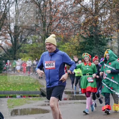 07.12.2025 - St. Pauli X-Mass-Run No. 15 Michael Burmester http://msf.ph/oto/9415123 07.12.2025 10:06:47 Laufen 15, 4065, 1548 meine-sportfotos.de