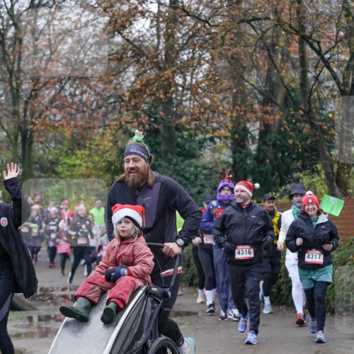 07.12.2025 - St. Pauli X-Mass-Run No. 15 Michael Burmester http://msf.ph/oto/9415132 07.12.2025 10:06:49 Laufen 470, 4316, 4317 meine-sportfotos.de