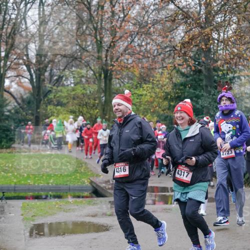 07.12.2025 - St. Pauli X-Mass-Run No. 15 Michael Burmester http://msf.ph/oto/9415139 07.12.2025 10:06:51 Laufen 4316, 4317, 2723 meine-sportfotos.de