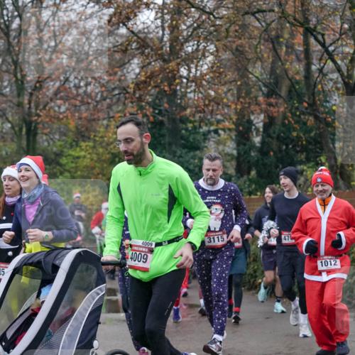 07.12.2025 - St. Pauli X-Mass-Run No. 15 Michael Burmester http://msf.ph/oto/9415172 07.12.2025 10:07:01 Laufen 35, 4009, 4009, 3115, 47, 1012 meine-sportfotos.de