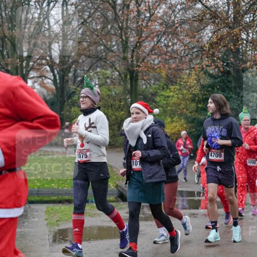 07.12.2025 - St. Pauli X-Mass-Run No. 15 Michael Burmester http://msf.ph/oto/9415183 07.12.2025 10:07:03 Laufen 1075, 101, 4709, 3090 meine-sportfotos.de