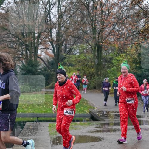 07.12.2025 - St. Pauli X-Mass-Run No. 15 Michael Burmester http://msf.ph/oto/9415193 07.12.2025 10:07:05 Laufen 3089, 3090 meine-sportfotos.de