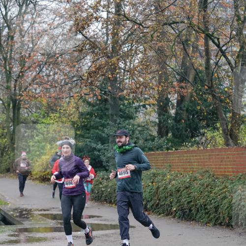 07.12.2025 - St. Pauli X-Mass-Run No. 15 Michael Burmester http://msf.ph/oto/9415198 07.12.2025 10:07:13 Laufen 4695, 4698 meine-sportfotos.de