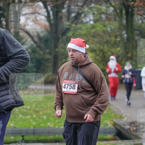 07.12.2025 - St. Pauli X-Mass-Run No. 15 Michael Burmester http://msf.ph/oto/9415221 07.12.2025 10:07:24 Laufen 15, 4758 meine-sportfotos.de
