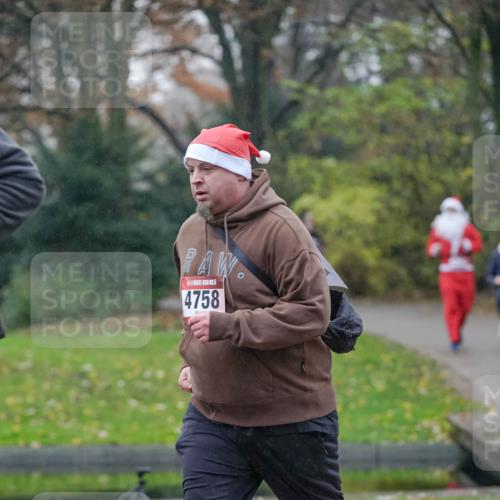 07.12.2025 - St. Pauli X-Mass-Run No. 15 Michael Burmester http://msf.ph/oto/9415223 07.12.2025 10:07:24 Laufen 4758 meine-sportfotos.de