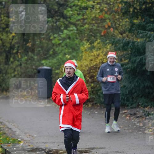 07.12.2025 - St. Pauli X-Mass-Run No. 15 Michael Burmester http://msf.ph/oto/9415272 07.12.2025 10:07:53 Laufen 735 meine-sportfotos.de