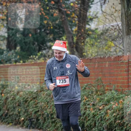 07.12.2025 - St. Pauli X-Mass-Run No. 15 Michael Burmester http://msf.ph/oto/9415301 07.12.2025 10:08:04 Laufen 15, 735 meine-sportfotos.de