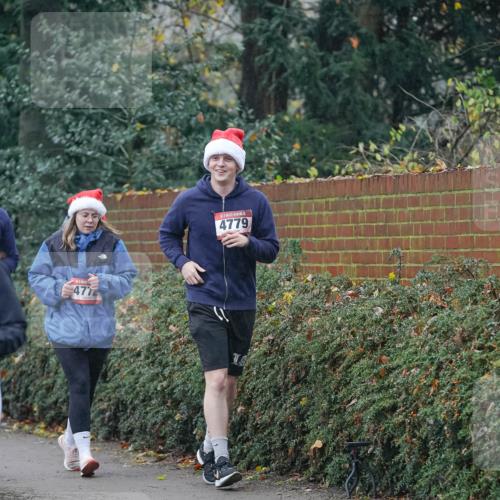 07.12.2025 - St. Pauli X-Mass-Run No. 15 Michael Burmester http://msf.ph/oto/9415317 07.12.2025 10:08:19 Laufen 4772, 4779 meine-sportfotos.de