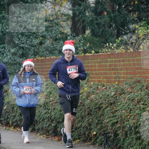 07.12.2025 - St. Pauli X-Mass-Run No. 15 Michael Burmester http://msf.ph/oto/9415318 07.12.2025 10:08:19 Laufen 4772, 4779 meine-sportfotos.de