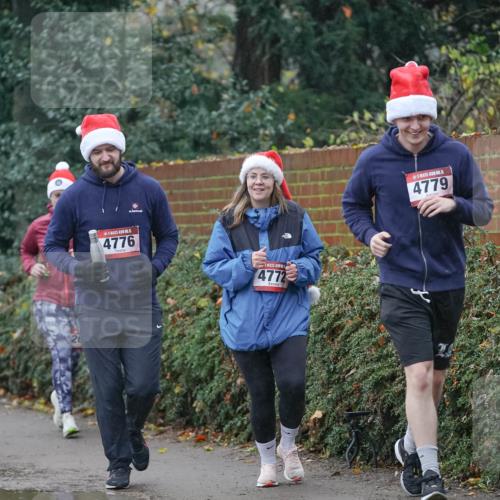 07.12.2025 - St. Pauli X-Mass-Run No. 15 Michael Burmester http://msf.ph/oto/9415321 07.12.2025 10:08:20 Laufen 5, 4776, 4772, 15, 4779 meine-sportfotos.de