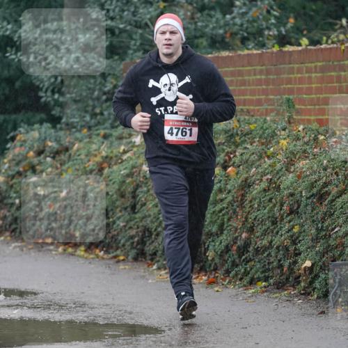 07.12.2025 - St. Pauli X-Mass-Run No. 15 Michael Burmester http://msf.ph/oto/9415370 07.12.2025 10:10:03 Laufen 4761, 15, 4761 meine-sportfotos.de