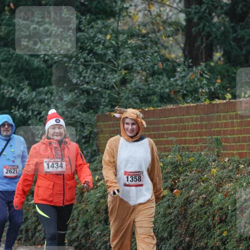 07.12.2025 - St. Pauli X-Mass-Run No. 15 Michael Burmester http://msf.ph/oto/9415372 07.12.2025 10:10:10 Laufen 2621, 1434, 1358 meine-sportfotos.de