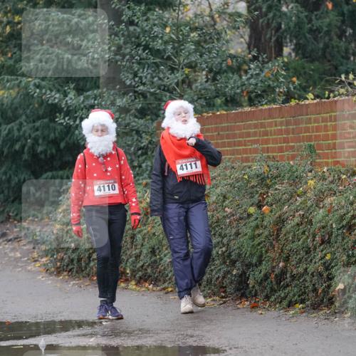 07.12.2025 - St. Pauli X-Mass-Run No. 15 Michael Burmester http://msf.ph/oto/9415385 07.12.2025 10:11:31 Laufen 4110, 4111 meine-sportfotos.de