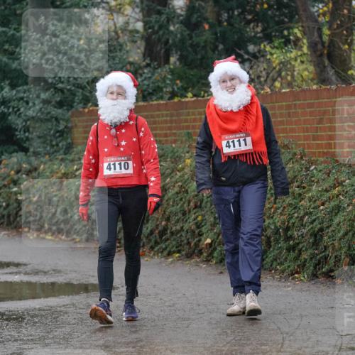 07.12.2025 - St. Pauli X-Mass-Run No. 15 Michael Burmester http://msf.ph/oto/9415391 07.12.2025 10:11:37 Laufen 15, 4110, 15, 4111 meine-sportfotos.de