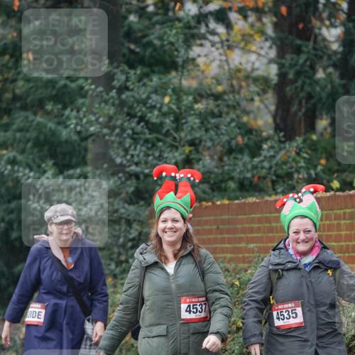 07.12.2025 - St. Pauli X-Mass-Run No. 15 Michael Burmester http://msf.ph/oto/9415400 07.12.2025 10:12:19 Laufen 4537, 15, 4535 meine-sportfotos.de