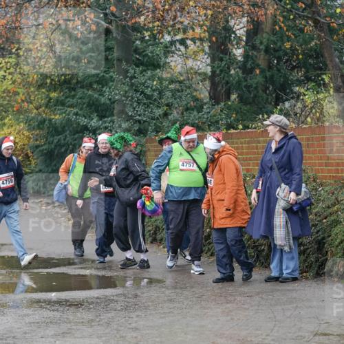 07.12.2025 - St. Pauli X-Mass-Run No. 15 Michael Burmester http://msf.ph/oto/9415407 07.12.2025 10:12:30 Laufen 4759, 4757 meine-sportfotos.de