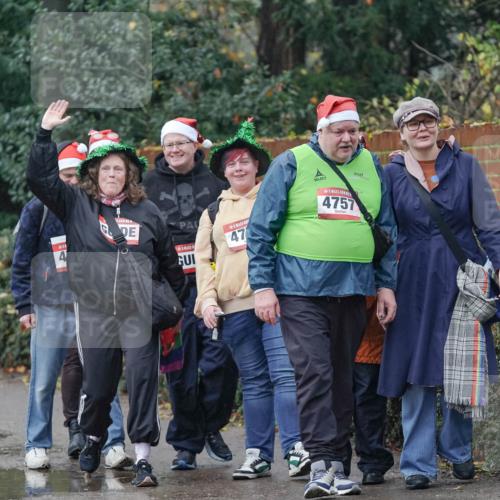 07.12.2025 - St. Pauli X-Mass-Run No. 15 Michael Burmester http://msf.ph/oto/9415408 07.12.2025 10:12:32 Laufen 14, 4, 47, 4757 meine-sportfotos.de