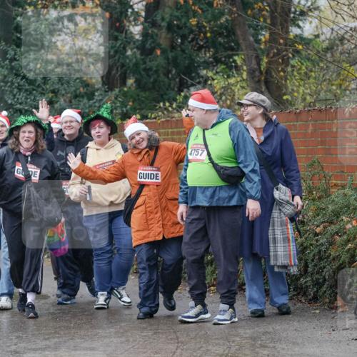 07.12.2025 - St. Pauli X-Mass-Run No. 15 Michael Burmester http://msf.ph/oto/9415415 07.12.2025 10:12:35 Laufen 4757 meine-sportfotos.de