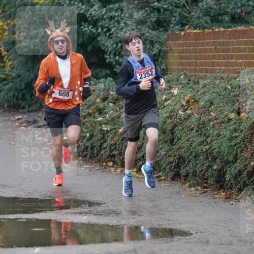 07.12.2025 - St. Pauli X-Mass-Run No. 15 Michael Burmester http://msf.ph/oto/9415433 07.12.2025 10:17:55 Laufen 608, 2352 meine-sportfotos.de