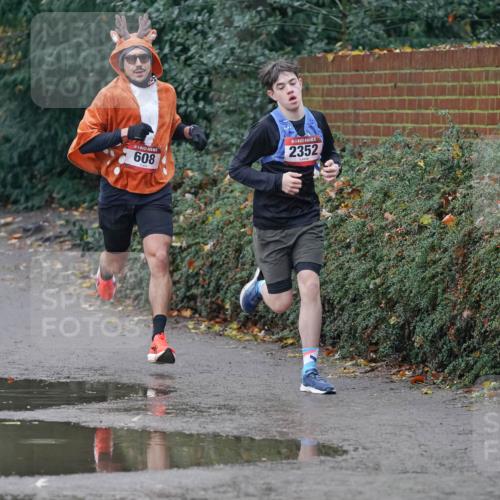 07.12.2025 - St. Pauli X-Mass-Run No. 15 Michael Burmester http://msf.ph/oto/9415435 07.12.2025 10:17:55 Laufen 5, 809, 2352 meine-sportfotos.de