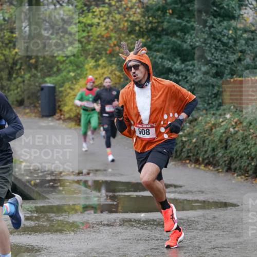 07.12.2025 - St. Pauli X-Mass-Run No. 15 Michael Burmester http://msf.ph/oto/9415437 07.12.2025 10:17:58 Laufen 2352, 5, 608 meine-sportfotos.de