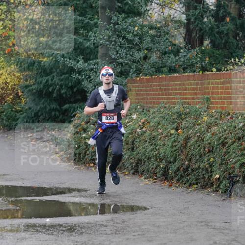07.12.2025 - St. Pauli X-Mass-Run No. 15 Michael Burmester http://msf.ph/oto/9415493 07.12.2025 10:18:59 Laufen 1268, 828 meine-sportfotos.de