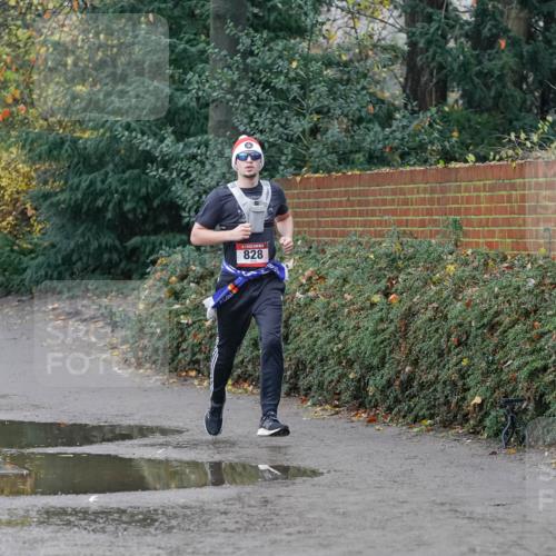 07.12.2025 - St. Pauli X-Mass-Run No. 15 Michael Burmester http://msf.ph/oto/9415494 07.12.2025 10:18:59 Laufen 1268, 828 meine-sportfotos.de