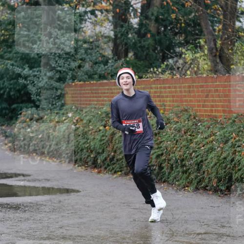 07.12.2025 - St. Pauli X-Mass-Run No. 15 Michael Burmester http://msf.ph/oto/9415502 07.12.2025 10:19:04 Laufen 5, 58 meine-sportfotos.de