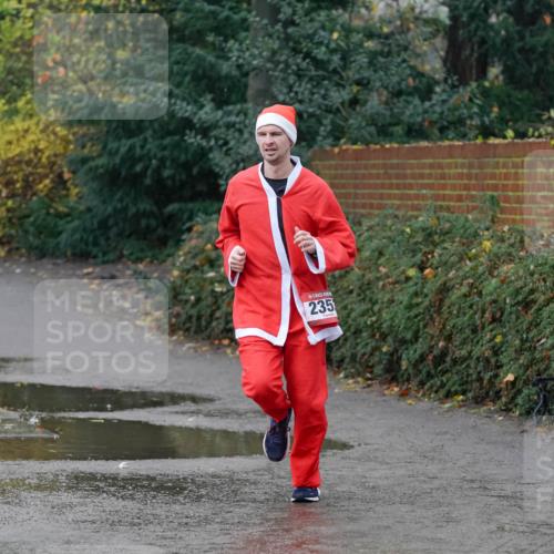 07.12.2025 - St. Pauli X-Mass-Run No. 15 Michael Burmester http://msf.ph/oto/9415513 07.12.2025 10:19:09 Laufen 235 meine-sportfotos.de