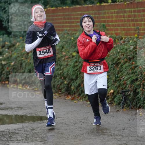 07.12.2025 - St. Pauli X-Mass-Run No. 15 Michael Burmester http://msf.ph/oto/9415568 07.12.2025 10:19:40 Laufen 15, 2948, 3263 meine-sportfotos.de