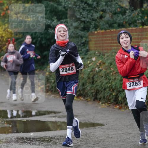 07.12.2025 - St. Pauli X-Mass-Run No. 15 Michael Burmester http://msf.ph/oto/9415569 07.12.2025 10:19:41 Laufen 15, 2948, 3263 meine-sportfotos.de