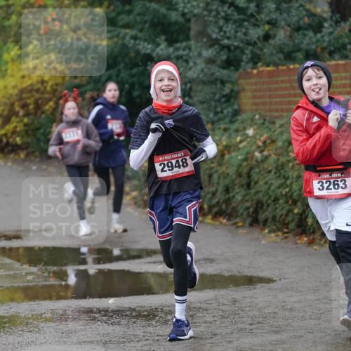07.12.2025 - St. Pauli X-Mass-Run No. 15 Michael Burmester http://msf.ph/oto/9415570 07.12.2025 10:19:41 Laufen 331, 15, 2948, 3263 meine-sportfotos.de