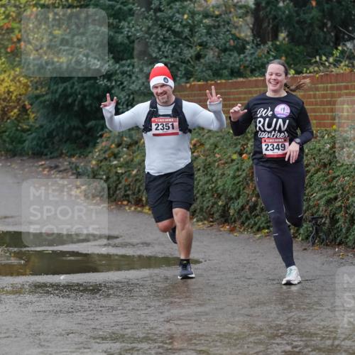 07.12.2025 - St. Pauli X-Mass-Run No. 15 Michael Burmester http://msf.ph/oto/9415604 07.12.2025 10:19:55 Laufen 5, 2351, 2349 meine-sportfotos.de