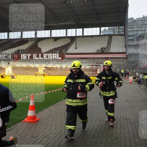 07.12.2025 - St. Pauli X-Mass-Run No. 15 Fabian Wolf http://msf.ph/oto/9415689 07.12.2025 11:05:26 Ziel 434, 1311, 1492, 1600, 1630 meine-sportfotos.de