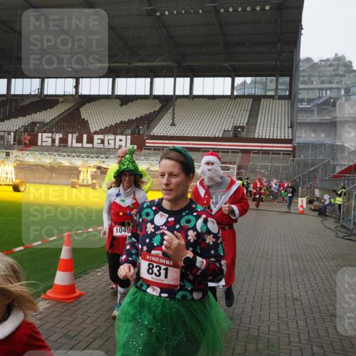 07.12.2025 - St. Pauli X-Mass-Run No. 15 Fabian Wolf http://msf.ph/oto/9415722 07.12.2025 11:05:40 Ziel 199, 831, 1046, 1049, 1196, 1311, 1840, 1841, 2006, 2254, 2884 meine-sportfotos.de