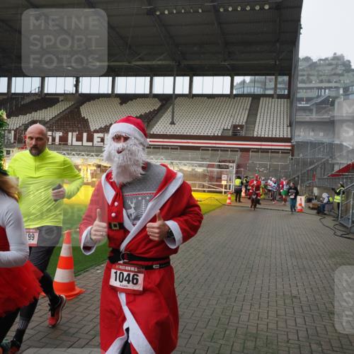 07.12.2025 - St. Pauli X-Mass-Run No. 15 Fabian Wolf http://msf.ph/oto/9415726 07.12.2025 11:05:41 Ziel 199, 831, 932, 1046, 1049, 1092, 1196, 1840, 1841, 2006, 2254, 2884 meine-sportfotos.de