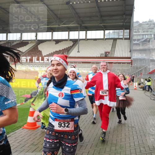 07.12.2025 - St. Pauli X-Mass-Run No. 15 Fabian Wolf http://msf.ph/oto/9415749 07.12.2025 11:05:53 Ziel 298, 300, 659, 831, 924, 925, 927, 929, 932, 973, 1092, 1196, 1208, 1428, 1432, 1608, 2254, 3272, 3278 meine-sportfotos.de