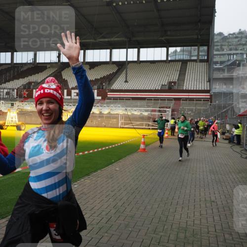 07.12.2025 - St. Pauli X-Mass-Run No. 15 Fabian Wolf http://msf.ph/oto/9415763 07.12.2025 11:05:55 Ziel 92, 298, 300, 659, 693, 924, 925, 927, 929, 932, 973, 1024, 1025, 1092, 1196, 1208, 1428, 1432, 1608, 1648, 2254, 3272, 3278 meine-sportfotos.de
