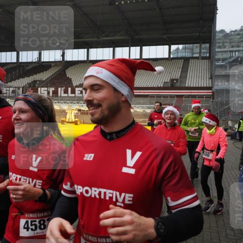 07.12.2025 - St. Pauli X-Mass-Run No. 15 Fabian Wolf http://msf.ph/oto/9415816 07.12.2025 11:06:10 Ziel 92, 204, 298, 300, 402, 403, 414, 556, 659, 693, 854, 858, 878, 920, 944, 1024, 1025, 1223, 1229, 1287, 1429, 1430, 1648, 2243, 2245, 4579, 4581, 4583, 4585, 4587 meine-sportfotos.de
