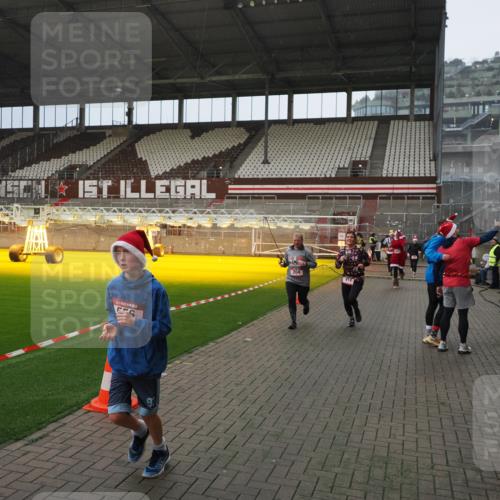 07.12.2025 - St. Pauli X-Mass-Run No. 15 Fabian Wolf http://msf.ph/oto/9415838 07.12.2025 11:06:14 Ziel 92, 204, 402, 403, 414, 474, 486, 556, 693, 854, 858, 878, 920, 944, 1024, 1025, 1223, 1229, 1287, 1403, 1429, 1430, 1648, 2243, 2245, 4579, 4581, 4583, 4585, 4587 meine-sportfotos.de