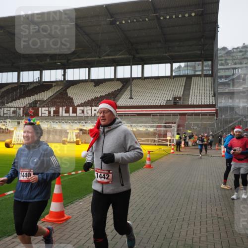 07.12.2025 - St. Pauli X-Mass-Run No. 15 Fabian Wolf http://msf.ph/oto/9415881 07.12.2025 11:06:27 Ziel 204, 414, 474, 486, 1403, 1440, 1442, 1556, 1564 meine-sportfotos.de