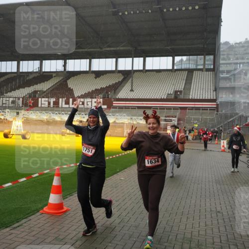 07.12.2025 - St. Pauli X-Mass-Run No. 15 Fabian Wolf http://msf.ph/oto/9415963 07.12.2025 11:07:03 Ziel 595, 1462, 1469, 1634, 1666, 1751, 1861, 1862 meine-sportfotos.de