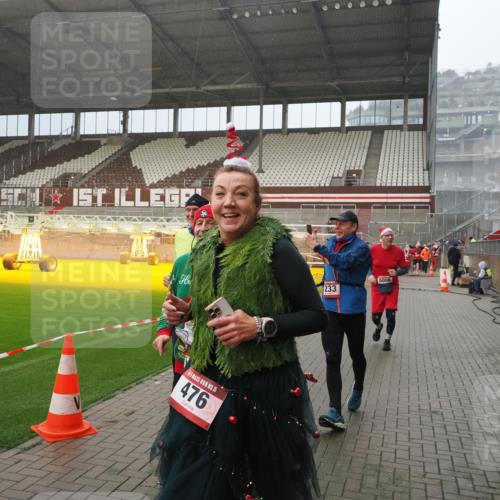 07.12.2025 - St. Pauli X-Mass-Run No. 15 Fabian Wolf http://msf.ph/oto/9416045 07.12.2025 11:07:26 Ziel 281, 342, 344, 476, 490, 591, 596, 603, 621, 622, 673, 688, 781, 1202, 1206, 1233, 1585, 1587, 2403, 5008 meine-sportfotos.de